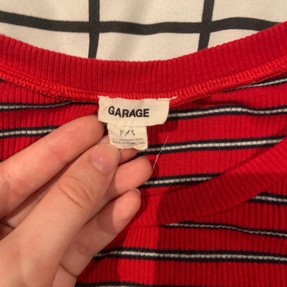 Garage short sleeve crop top with lettuce edge - Picture 2 of 3